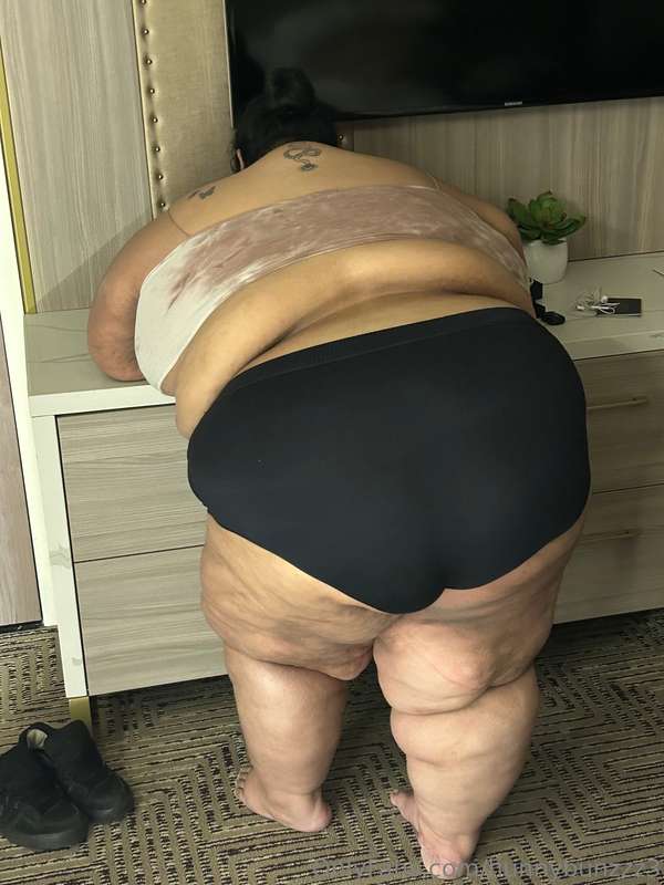 Heheh always captures how big i look at different angles 🤭❤️ 11