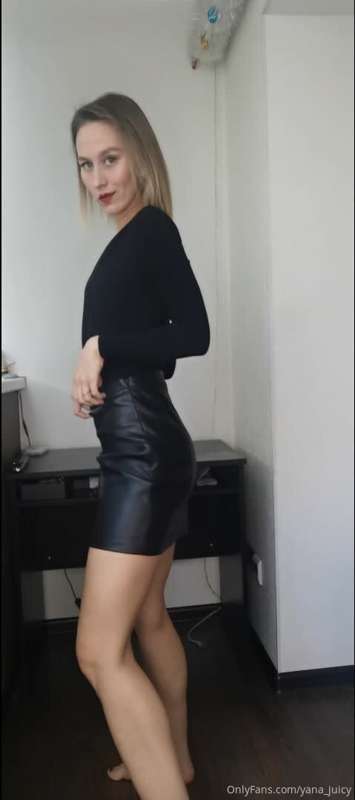 How do you like my very sexy dirty clothes? On me a leather ..