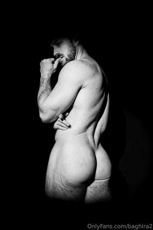 My first Black and White photoseries. Played with some intre.. 10