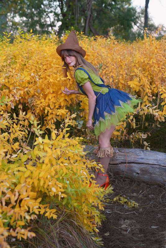 Day 3: The Scarecrow  Country girls make do 🌽 6