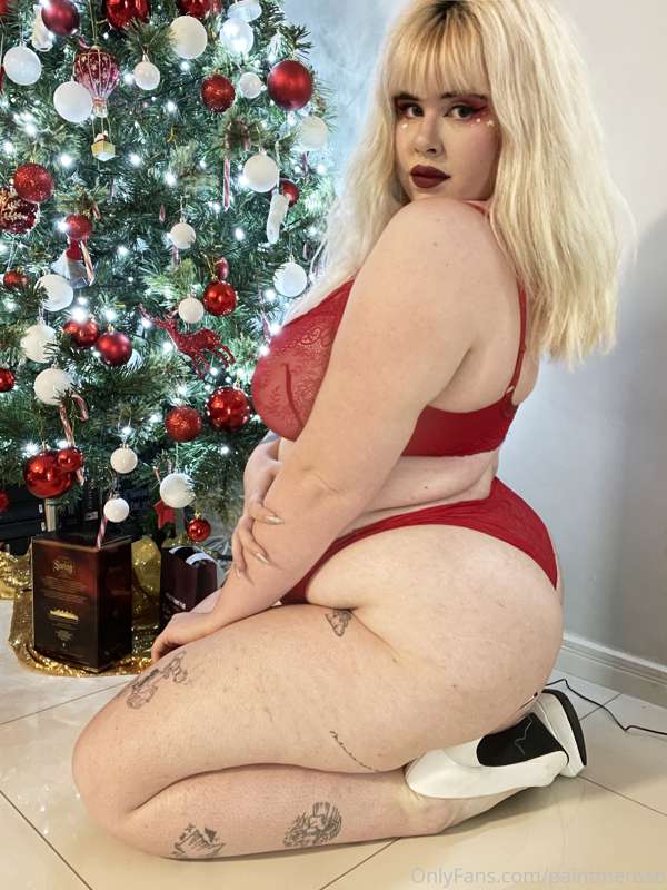 I’m running out of Christmas captions 6