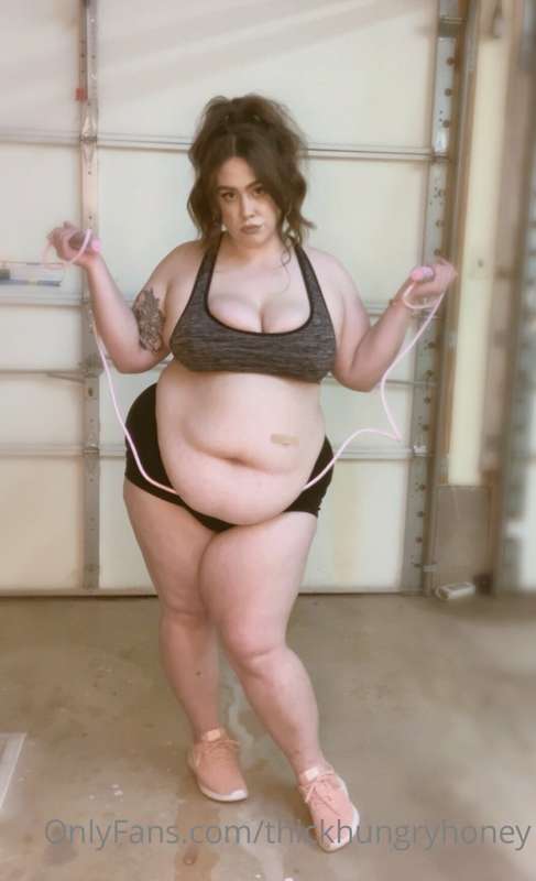 Bad bitch, I could be your morbidly obese piggy fantasy 🐷 3