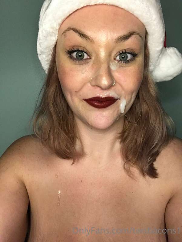 THROWBACK THURSDAY CHRISTMAS FACIAL EDITION 💦🎁Swipe through .. 3