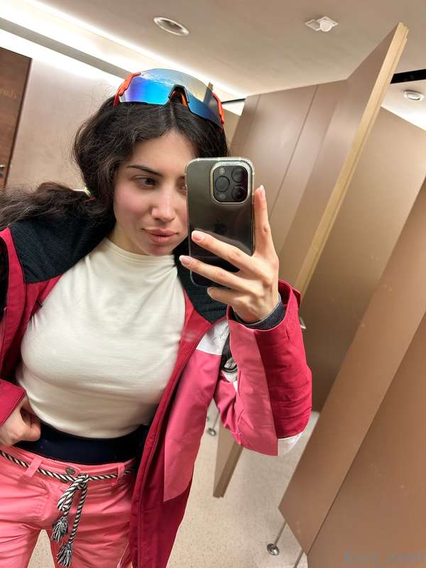 pov: you have the whole slope for yourself🥰....but no one to.. 3