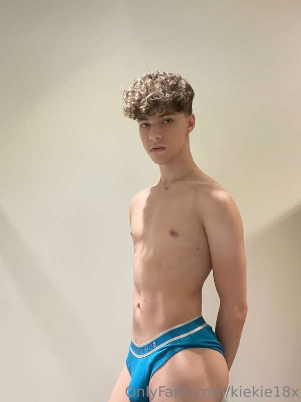 Your favourite bum boy 😛 3