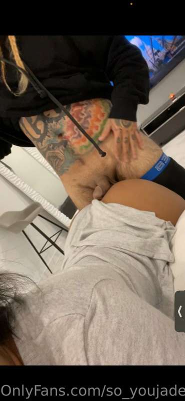6ix9ine couldn’t handle this big ass 😂 watch me throw it bac..