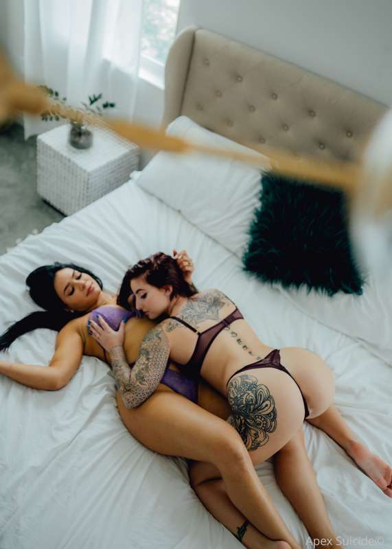 I’m so excited to shoot with a ton of girls in a few days😍 @.. 8