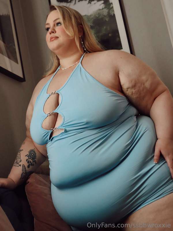 I wanna wear this tight dress out on a date and eat until th.. 28