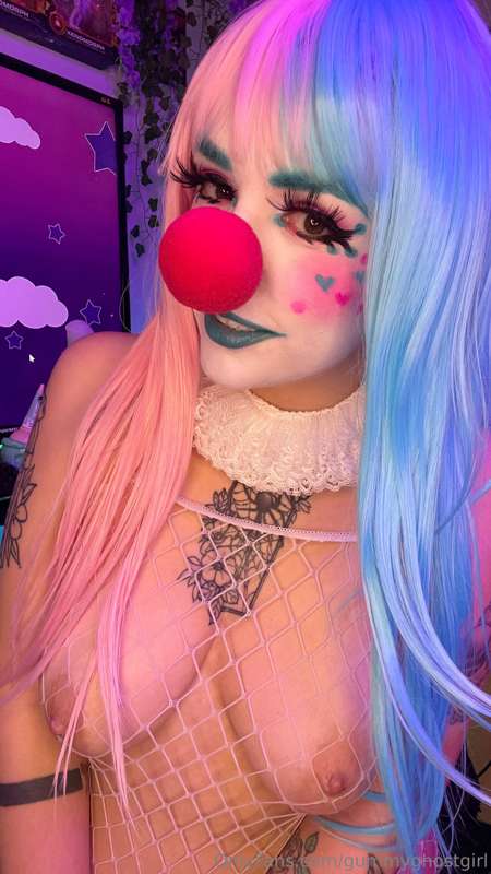 Do it honk? Maybe 😏 watch my cream pie and find out 😉💕 2
