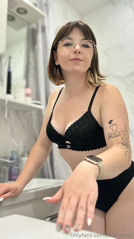 Did you miss the black underwear? 🙈💕