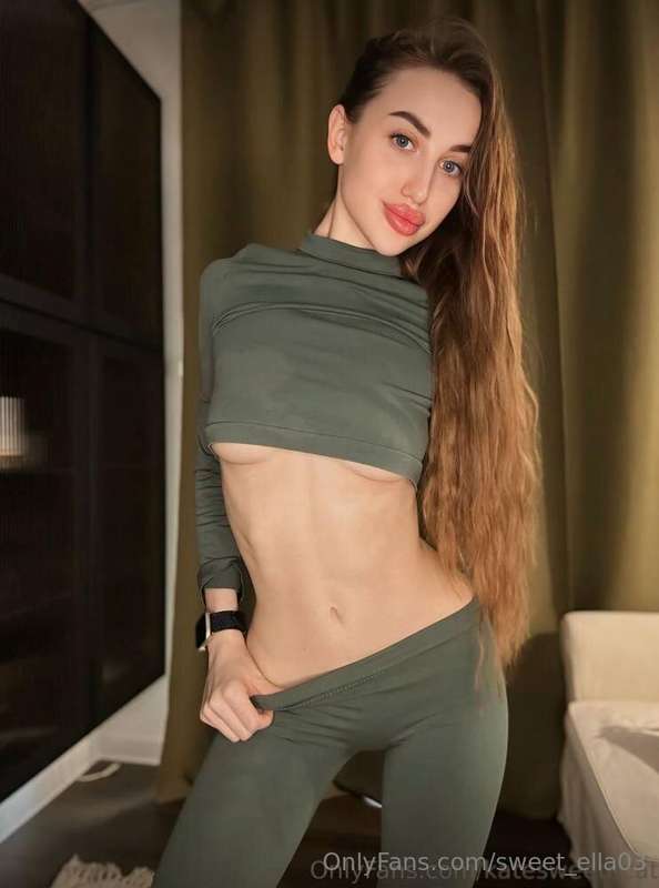 @katesweetecat PUSSY IS CREAMY JUST FOR YOU 💦 Ready to watch..