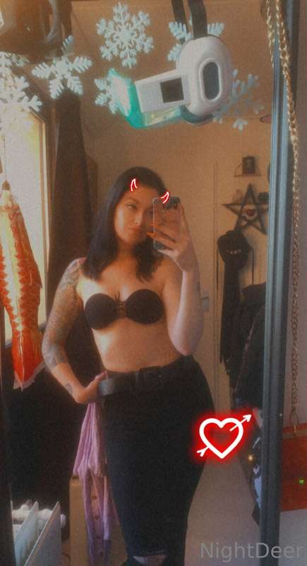 God selling clothes is such a hassle, trying everything onnn