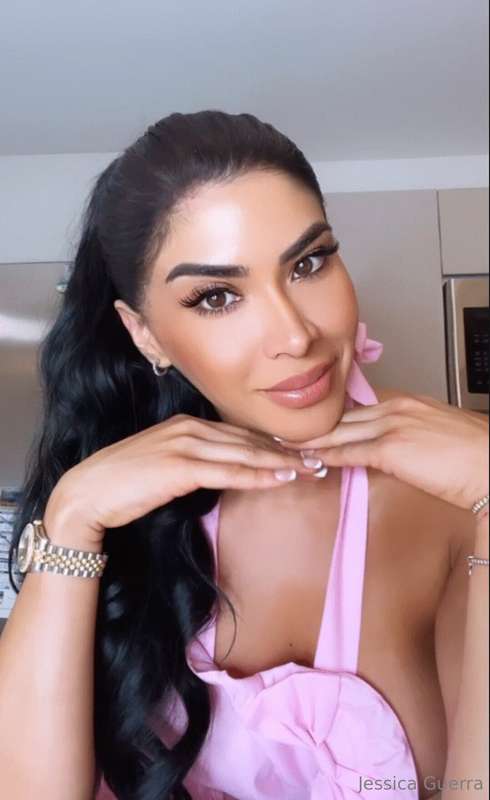 ## Hi papi ❤️ do I have the face you want to kiss 💋 or cum o..