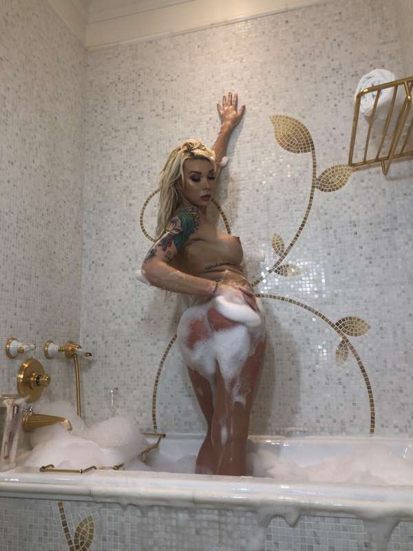 Naughty bubble bath ;) god I love nyc 6