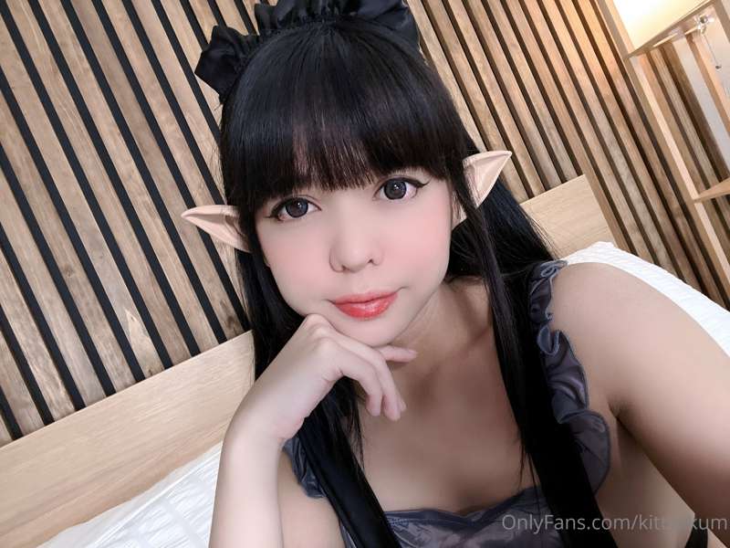 what would you do if you had an elf maid all to yourself? ✨
.. 24