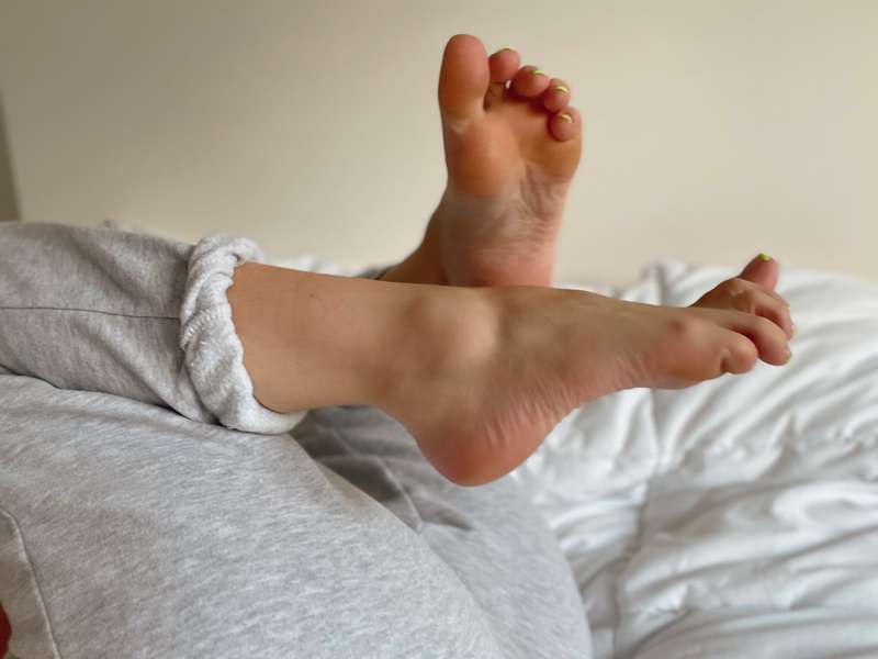 Fuck me then we can eat your cum off my toes 8