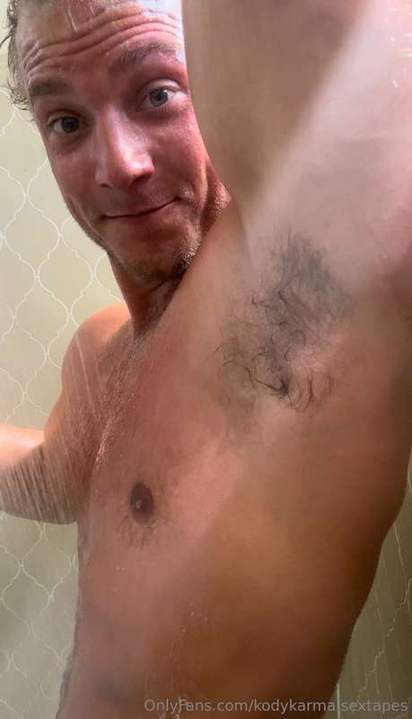 Join me for my shower this morning !😜 Happy Sunday ( my fav ..
