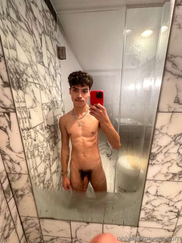 Do showers make your 🍆grow too?