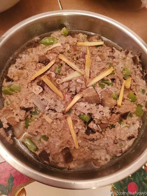 Steamed meat patty with mushrooms and peppers 🫑🍄 1