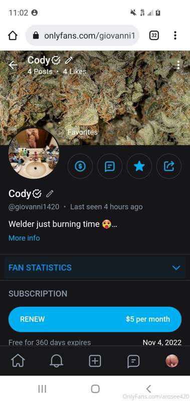 Go check out my man🤤😘
He's tatted and has a HUGEEE cock🥰😋