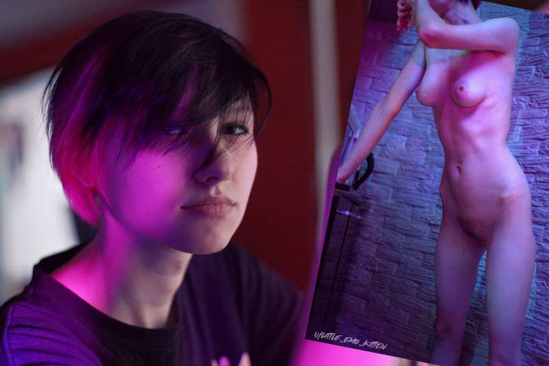 Probably giving my non-bisexual fans some confusing boners 🍆 6