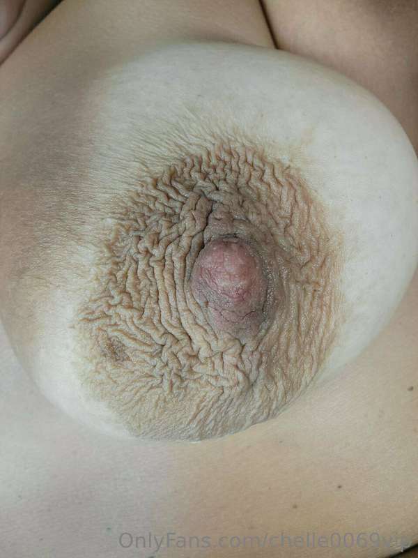 📸 **NEW PHOTO SET!** 📸   Check out my areolas and how much t.. 1