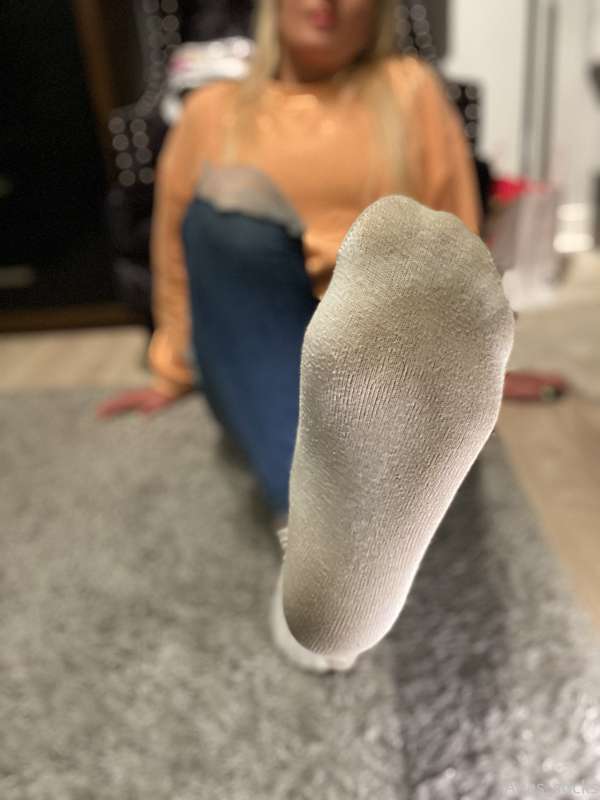 Dirty 🧦 That’s what you deserve! 6