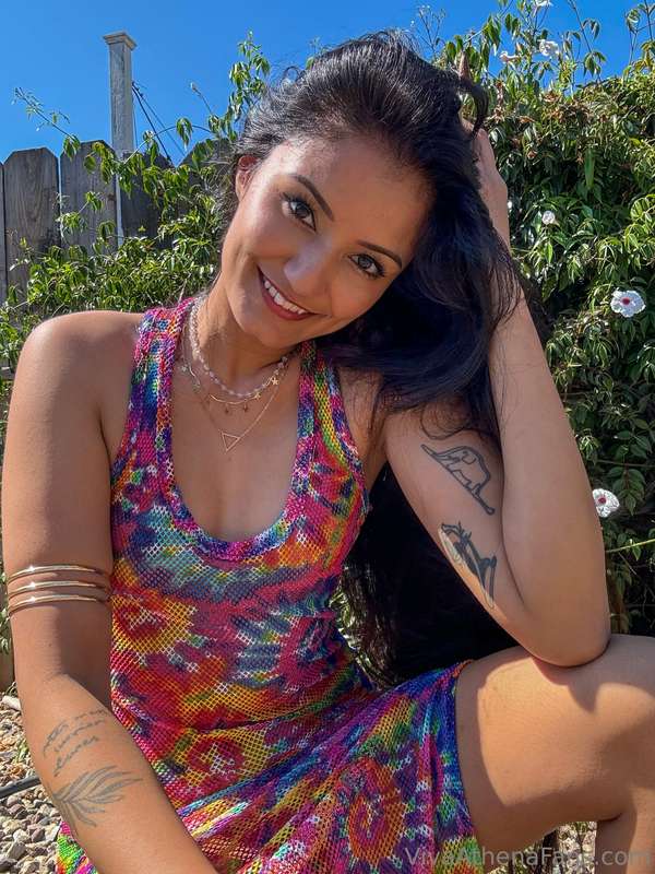 i should film a facial out here 🤔💦 3