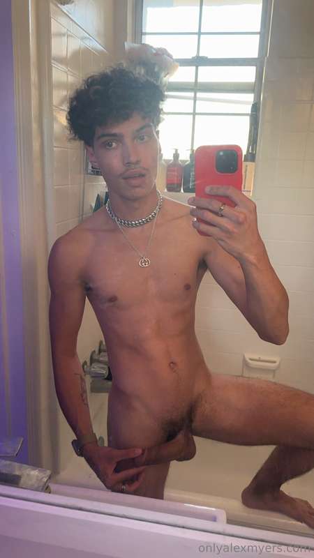 You wanna ***COME*** here and ***SUCK*** my 🍆? 😈😈 2