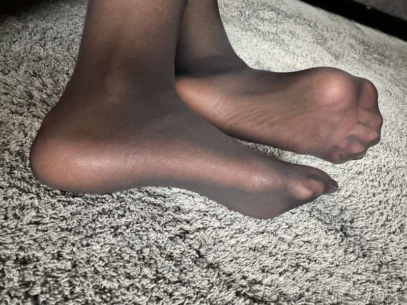 You really wanna see me sitting on my carpet in the livingro.. 3