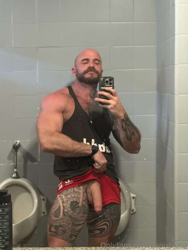 I’m looking for a gym bro ,,; do you?? You know what’s the c..