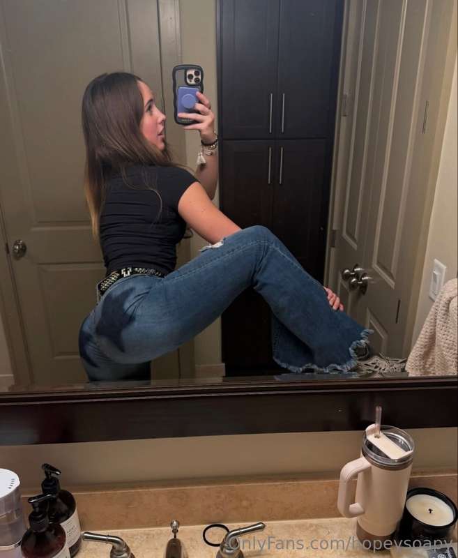 Got time to chat with me? I promise to be naughty 🤭