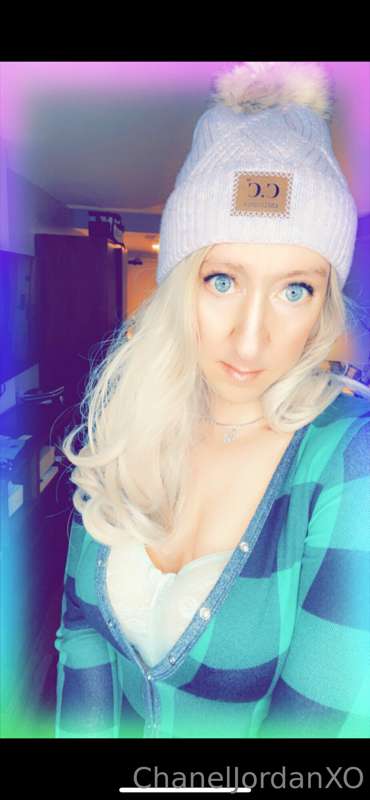 How are my lovely fans doing? What costume do you think I sh.. 6
