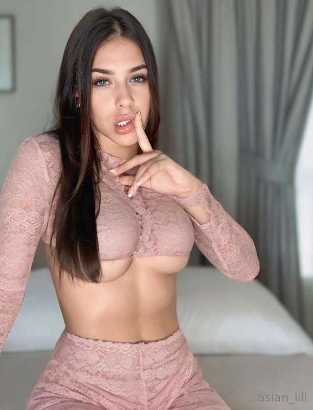 TEXT HER RIGHT NOW 👉🏻 @polly_millf This beauty @polly_millf ..