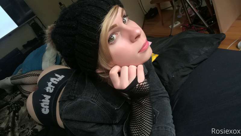 Cum slut 5/? x lotta Selfie 1