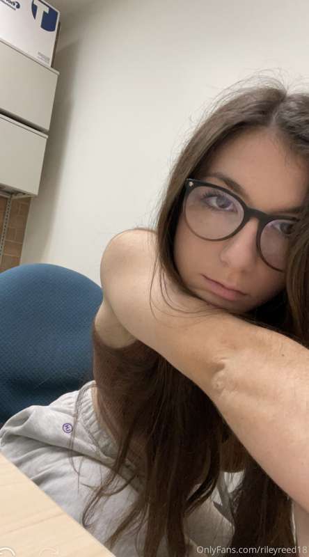 What are you fantasies baby? Slide into my priority message ..