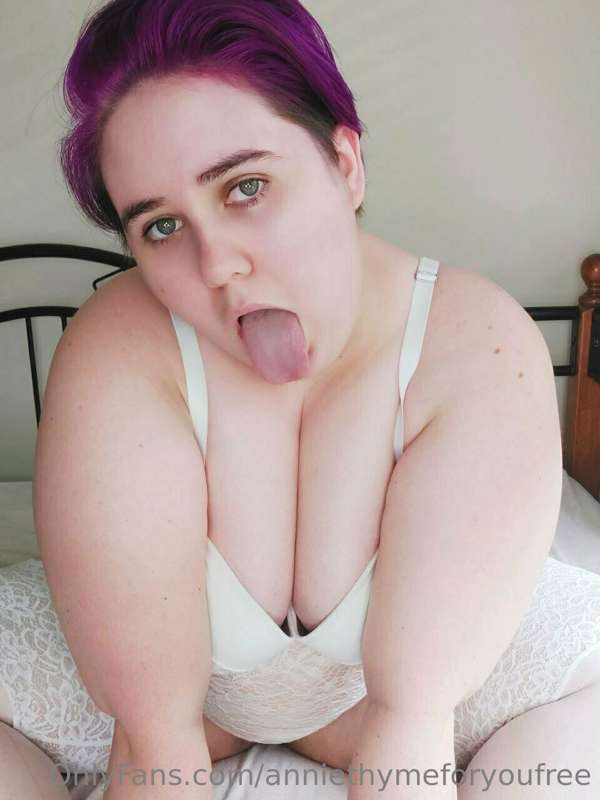 Slut reporting for duty 🥵
