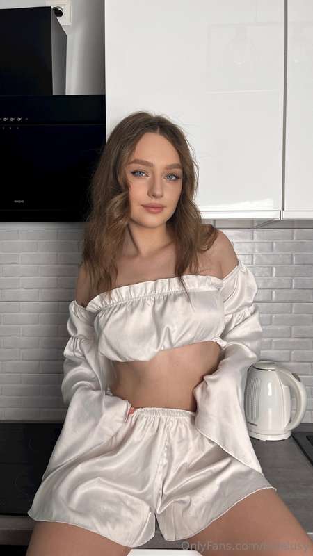 Hey sweetie, do you like this elegant dress? 🥰I like to wear..