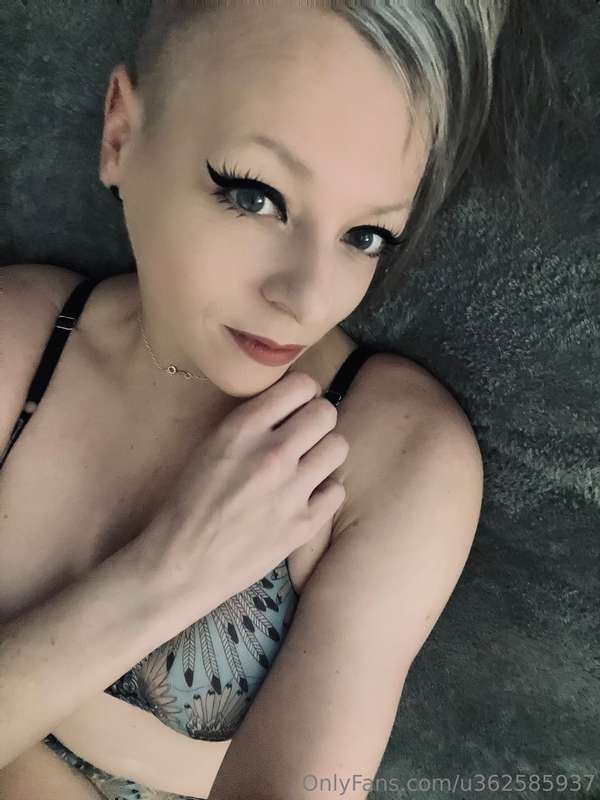 happy Saturday 💋🖤