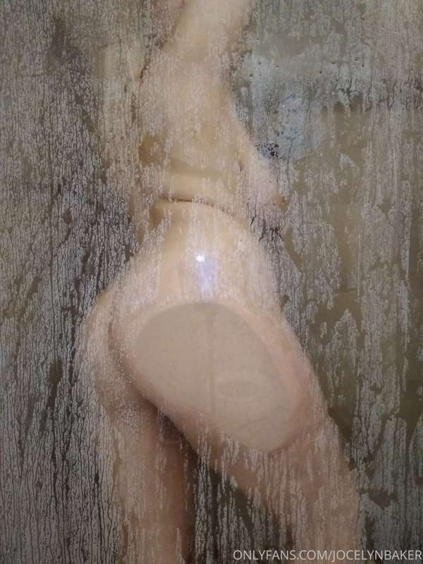 experimenting with angles in the shower 💦 4