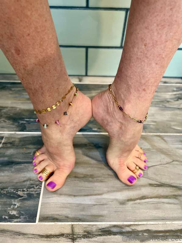 Kittys.Sweet.Feet - Onlyfans - 29 Nov, 2024