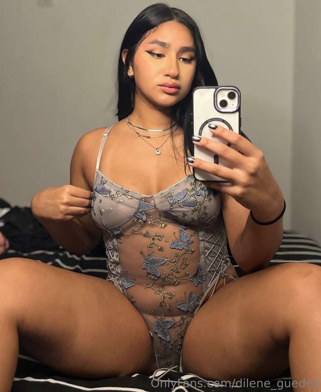 Would you rather watch me turn up the tease 🛌 or jump in for..