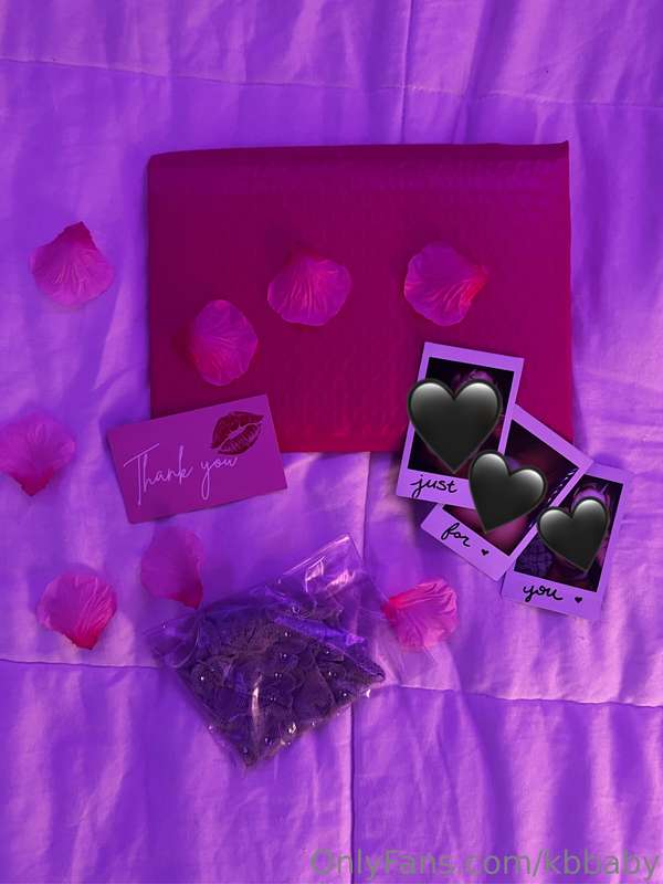 my first panty order packaged 🤍🤍🤍