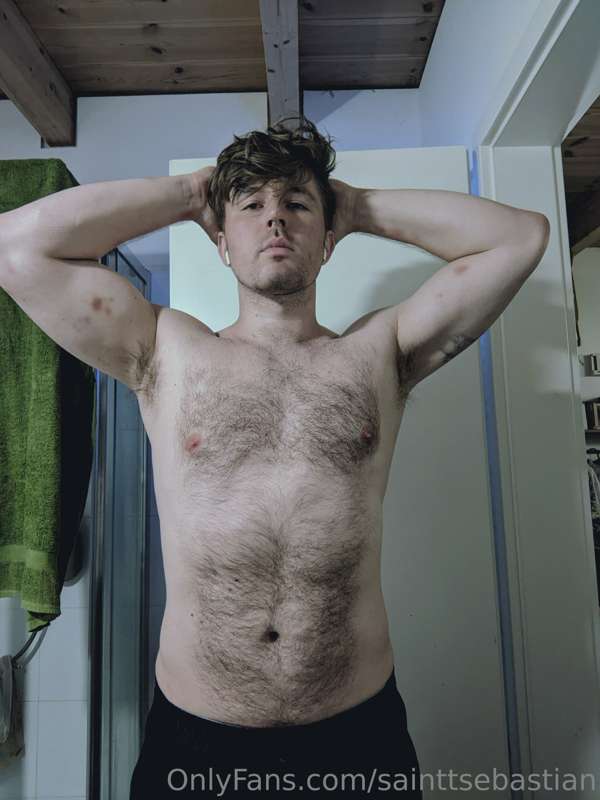 A self portrait in three parts and additional fit check. How..