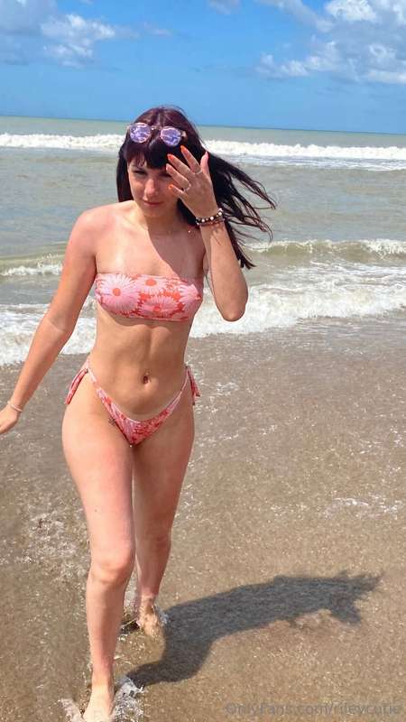 here’s a sexy throwback to get your sunday energy up and run..