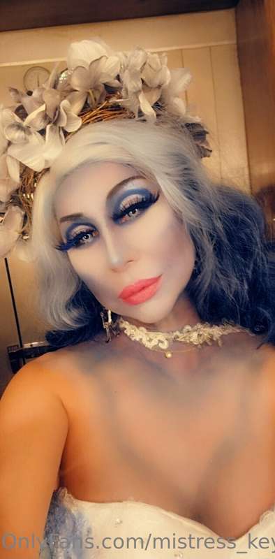 Here are a few of my looks so far from this Halloween season.. 3