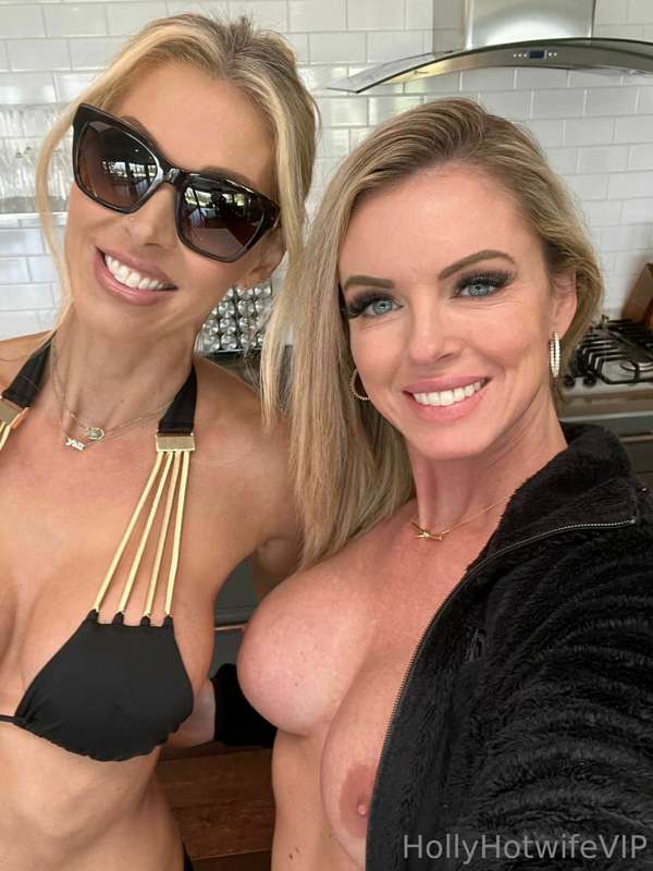‼️ Doing a LIVE y’all!! ‼️
It will be on my @hollyhotwife ac..