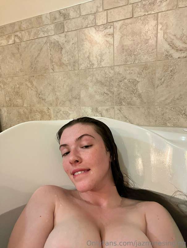 Come on babe what are you waiting for? The tub is nice and w..