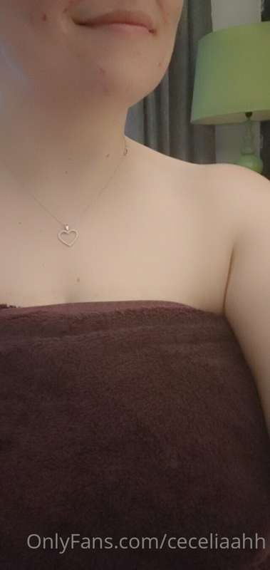 Fresh out the shower 💦 xo
