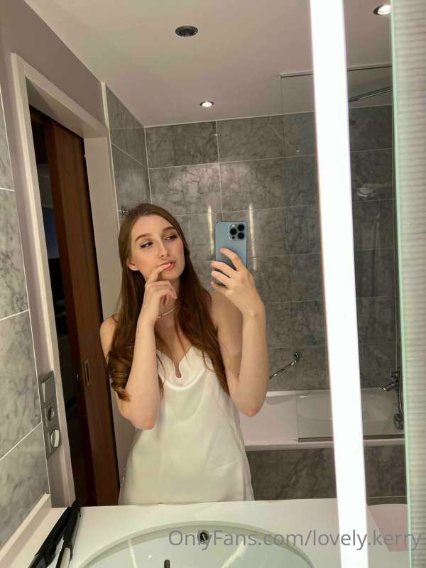 sometimes corny, most of the time horny 😋 dm me, baby 🔥❤️